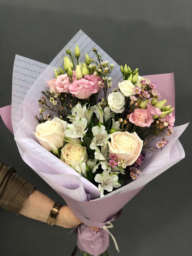 Букет цветов из: Альстромерии, Розы и Лизиантусы в Чурилково