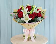 Букет цветов из:  Лилии и Розы в Чурилково