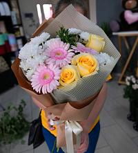Букет цветов из:  Герберы, Розы и Хризантемы в Чурилково