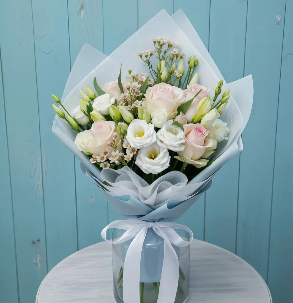 Букет цветов из: Розы и Лизиантусы в Чурилково