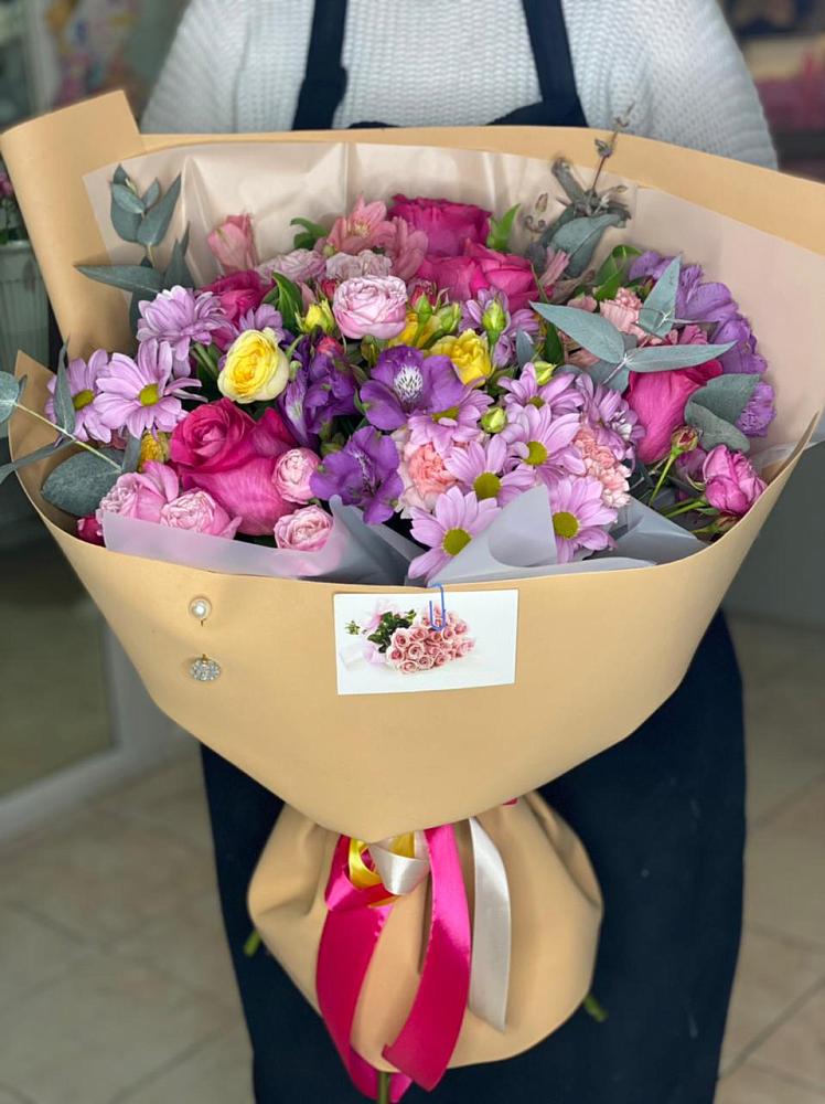 Букет цветов из: Хризантемы, Гвоздики и Альстромерии в Чурилково