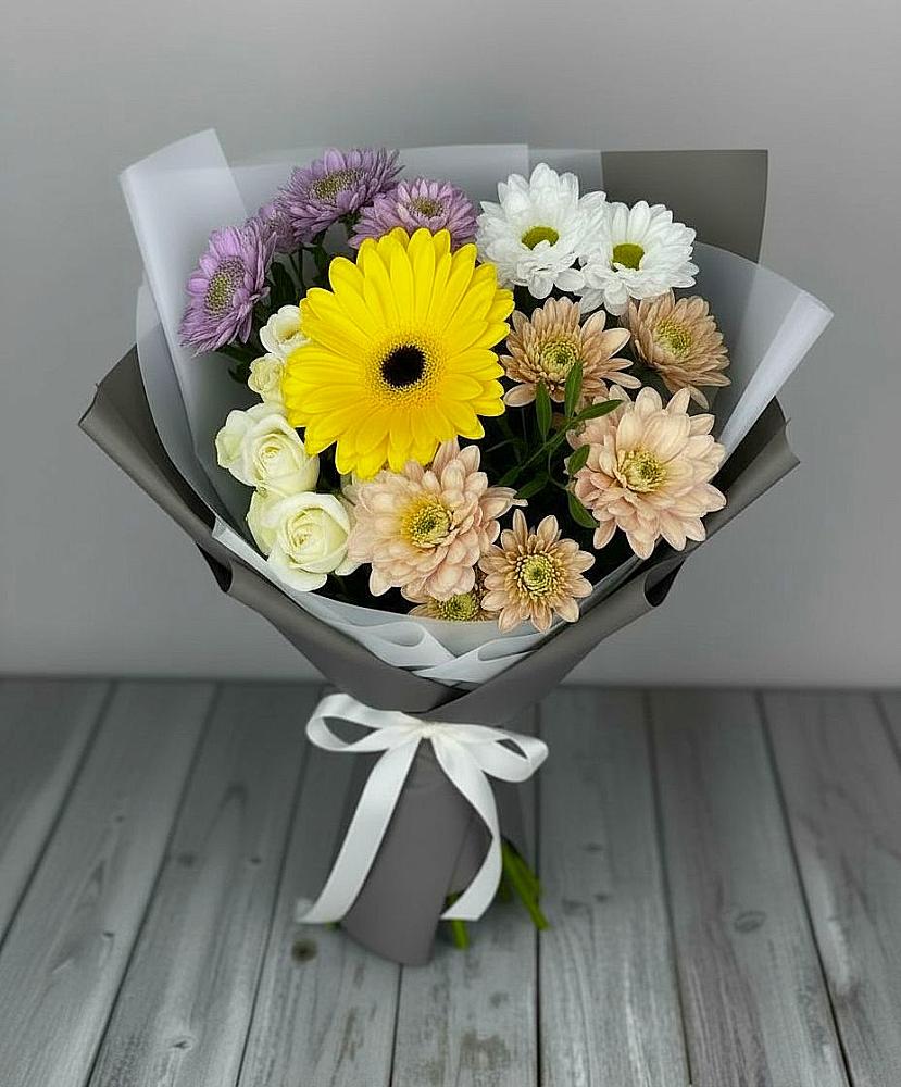Букет цветов из: Розы, Герберы и Хризантемы в Чурилково