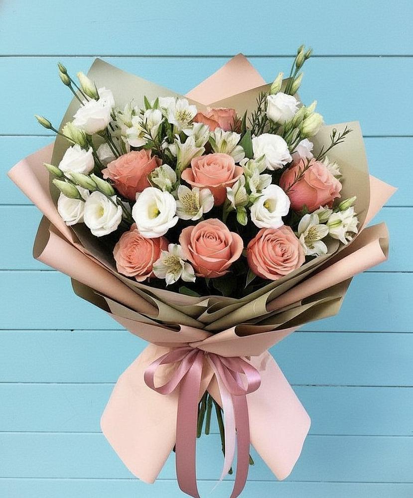 Букет цветов из: Розы, Альстромерии и Лизиантусы в Чурилково