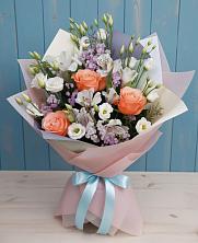 Букет цветов из:  Лизиантусы, Розы, Альстромерии и Гипсофила в Чурилково