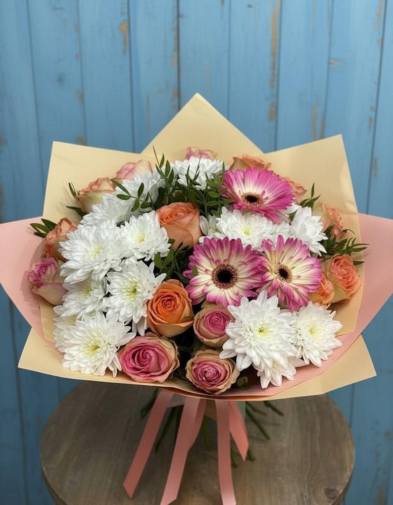 Букет цветов из: Розы, Герберы и Хризантемы в Чурилково
