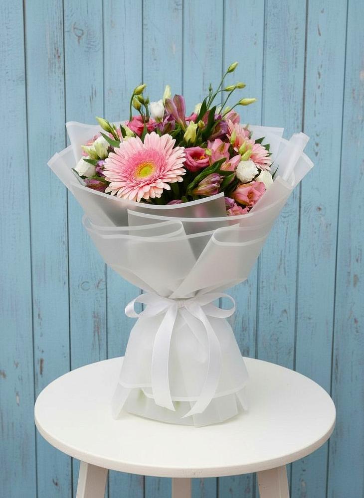 Букет цветов из: Герберы, Альстромерии и Лизиантусы в Чурилково