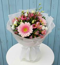 Букет цветов из:  Герберы, Альстромерии и Лизиантусы #REPLACE_PRED# Чурилково