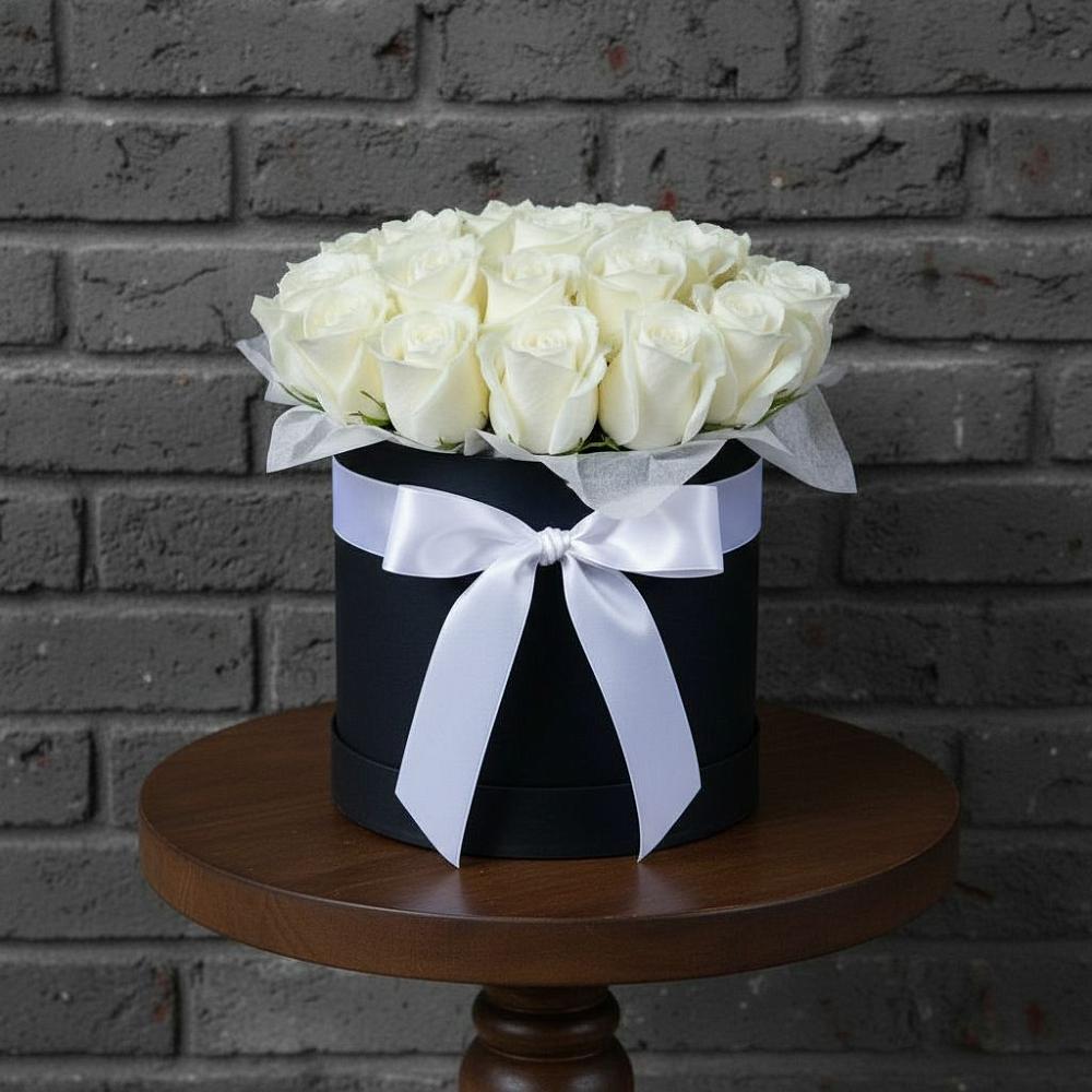 Цветочная композиция из Розы в шляпной коробке в Чурилково