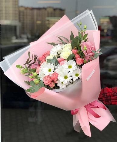 Букет цветов из: Розы, Лизиантусы и Хризантемы в Чурилково